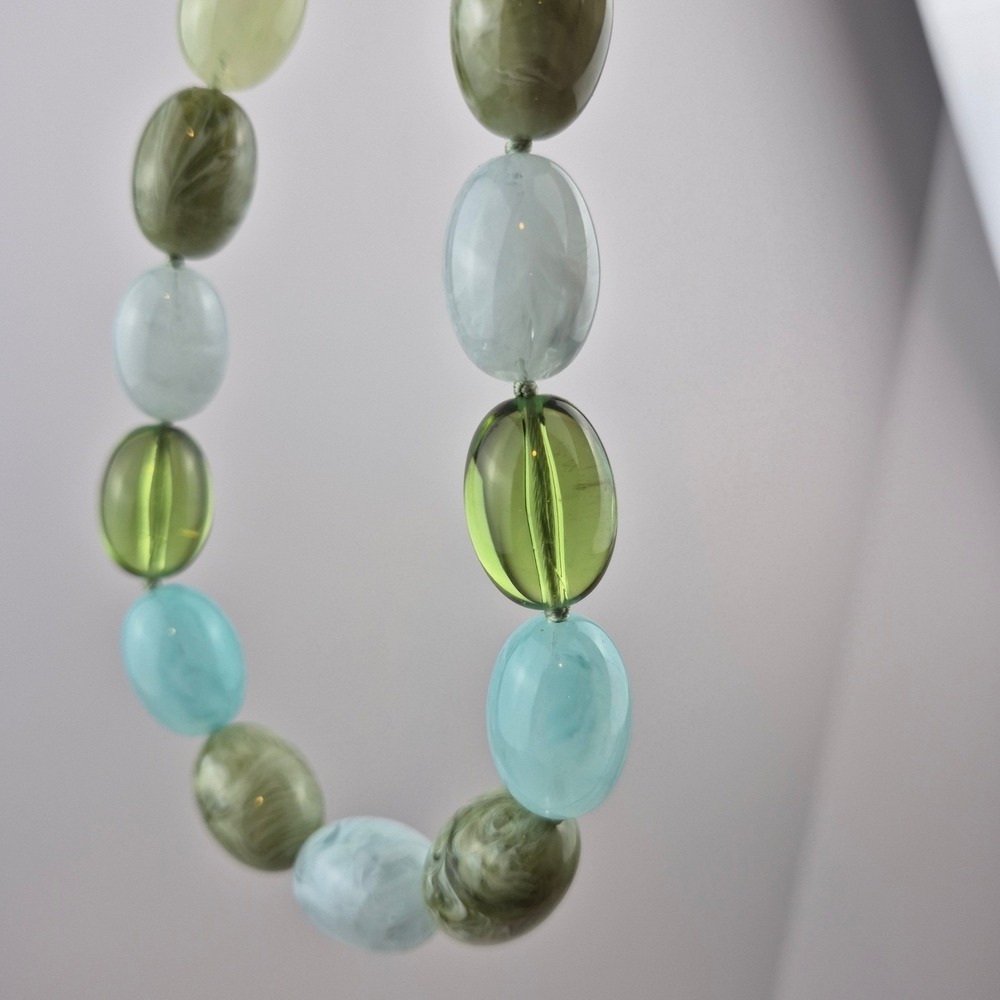 Joan Rivers NWOT 20" Beaded Necklace Green Blue Oval Resin Beads Coastal Resort - Picture 8 of 11